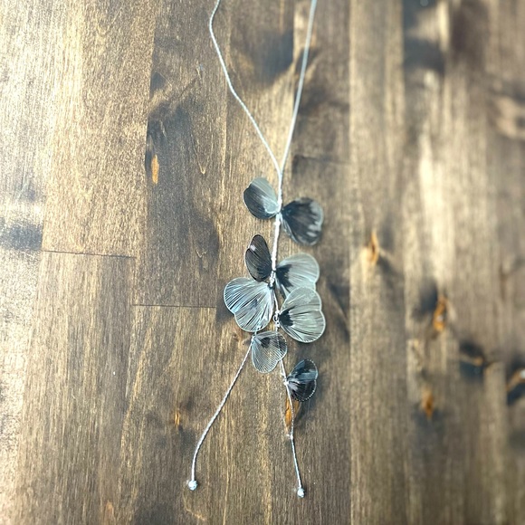Silver Flower Necklace - Picture 5 of 6